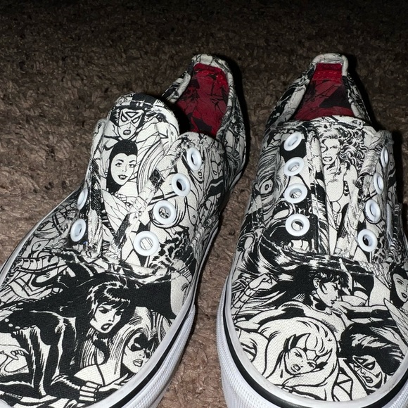 Women's Size 5.5 Marvel Vans - Picture 2 of 7
